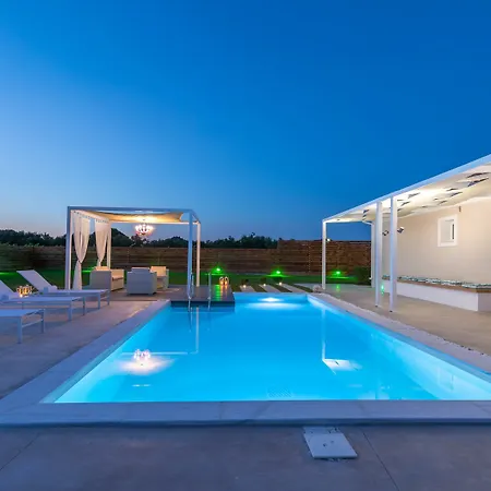 Madini Villa